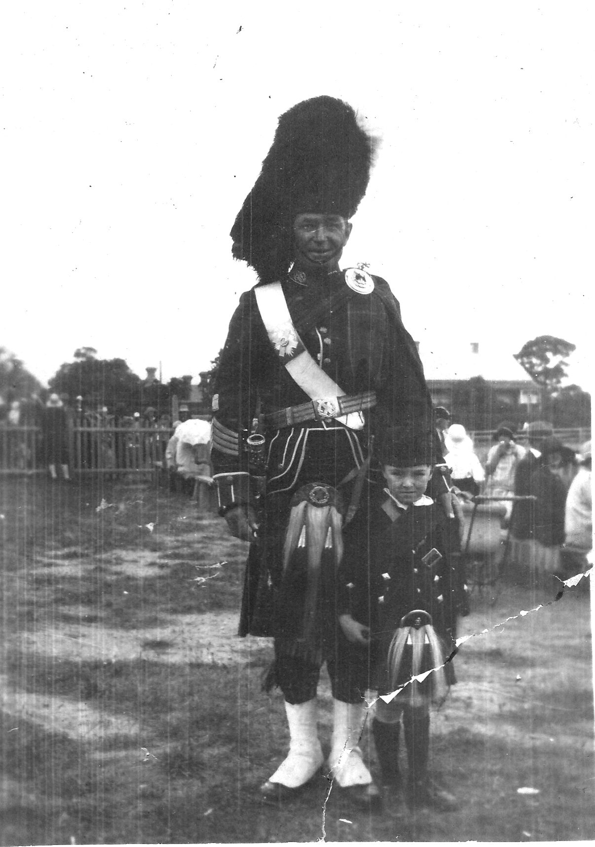 Photo of photos/John James McLennan b1880 w Donnie